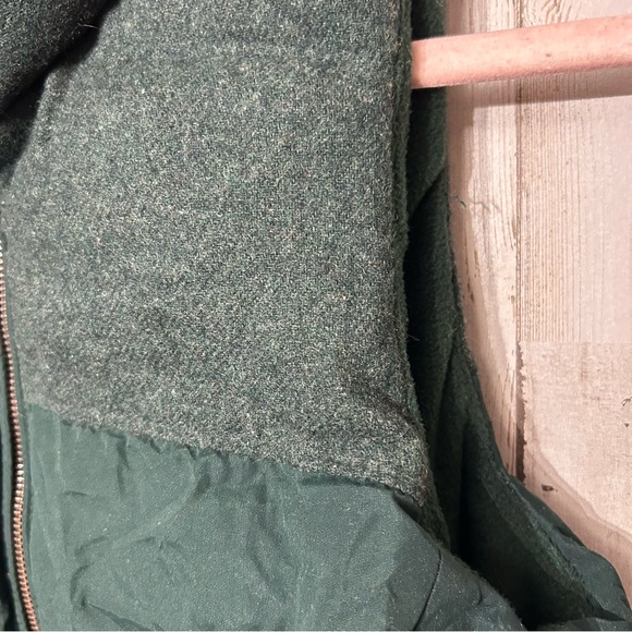 Old Navy Dark Green Quilted Puffer Vest XS Women’s - Picture 3 of 6